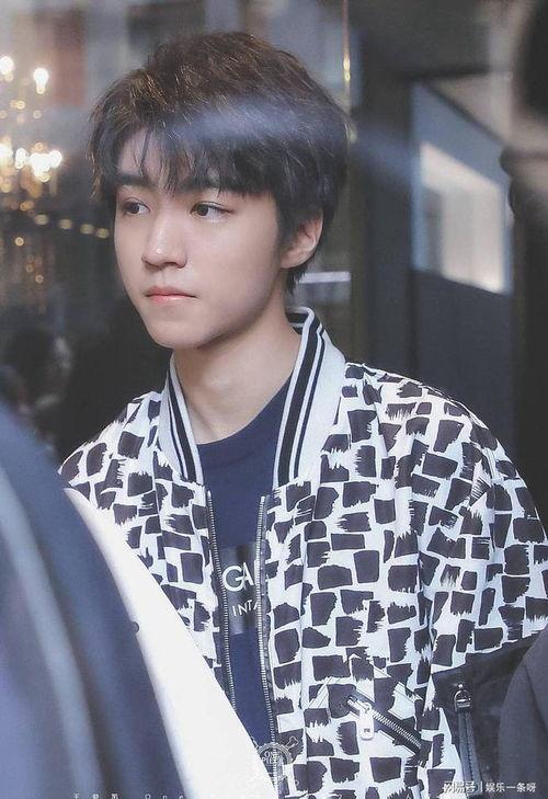 狗仔最新爆料王俊凯图片,狗仔镜头下的真实生活瞬间